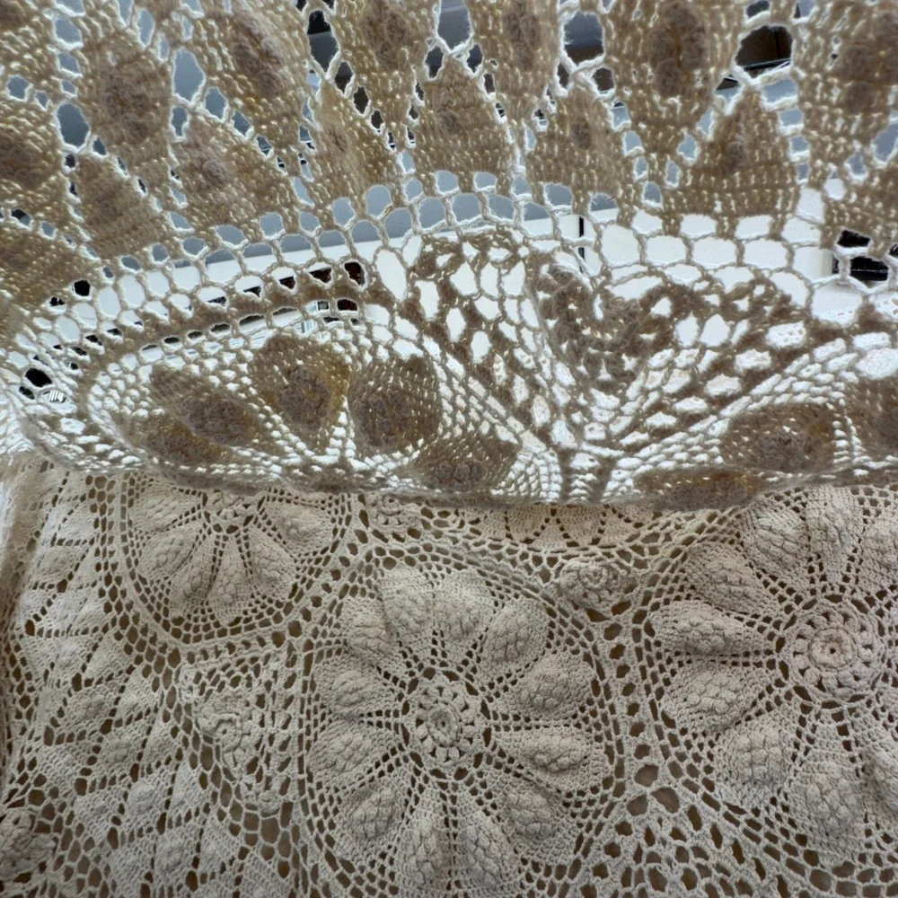 Vintage Crochet Round Tablecloth 68